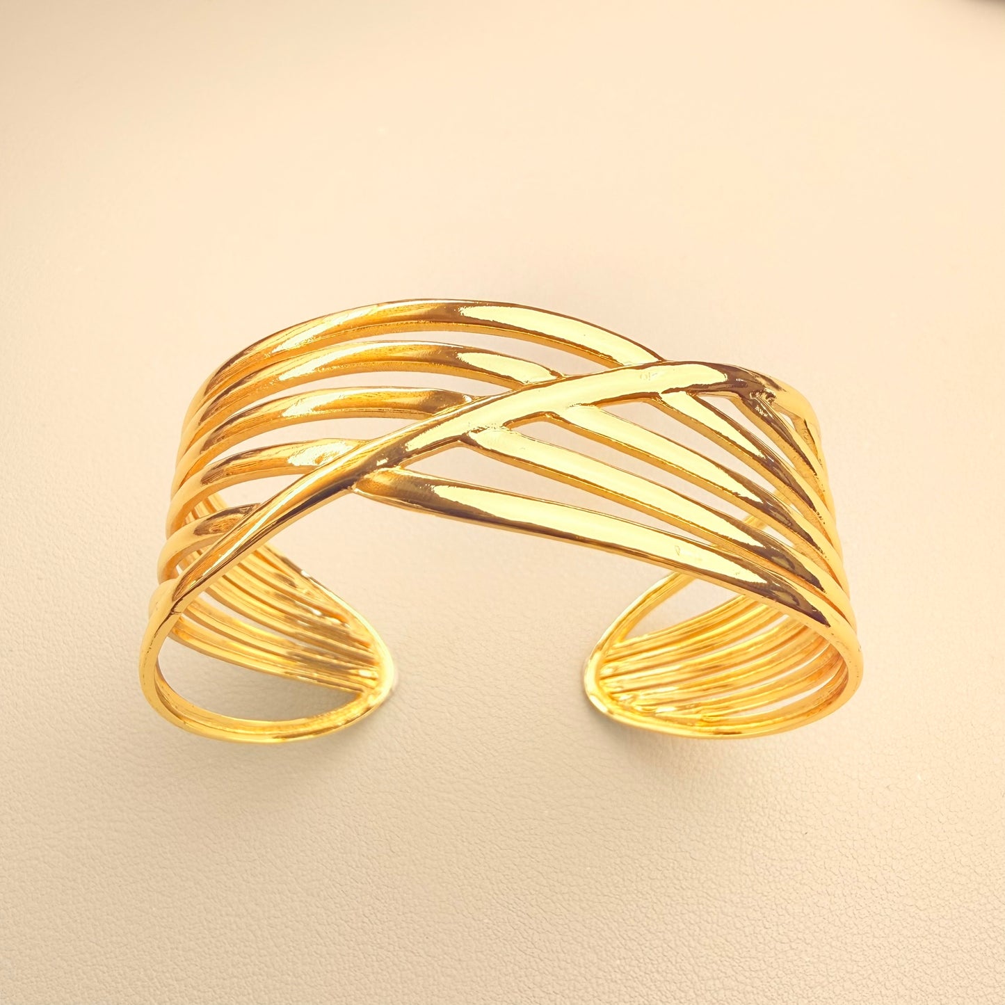 Selena Bangle