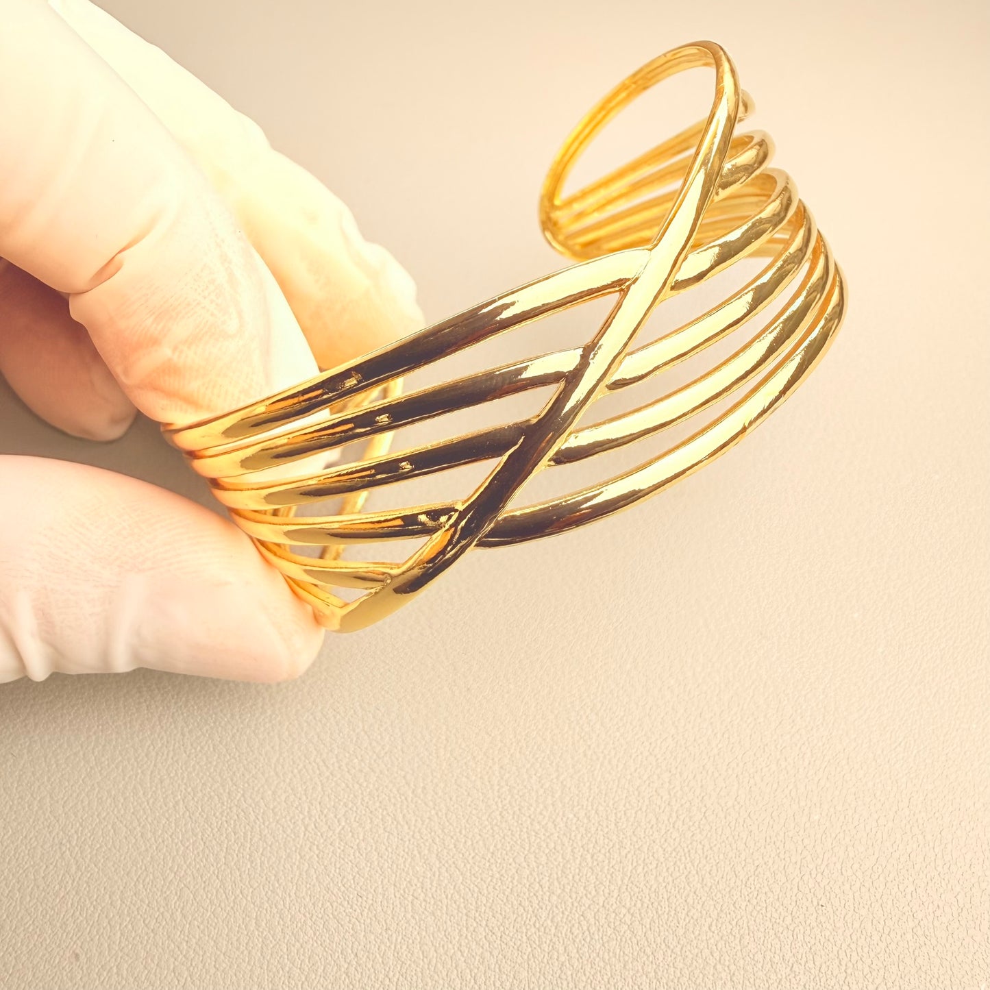 Selena Bangle
