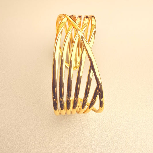 Selena Bangle