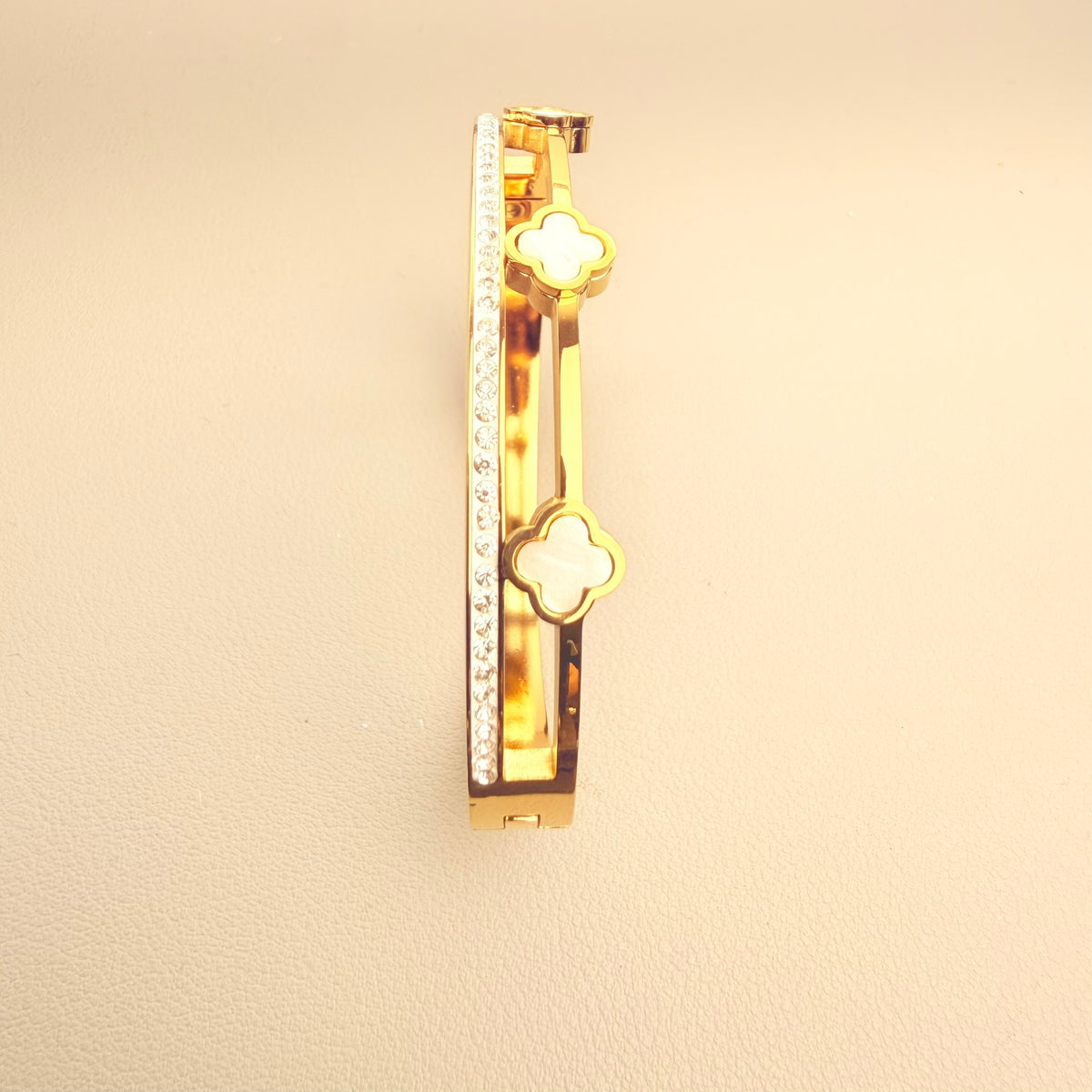 Emilia Bangle