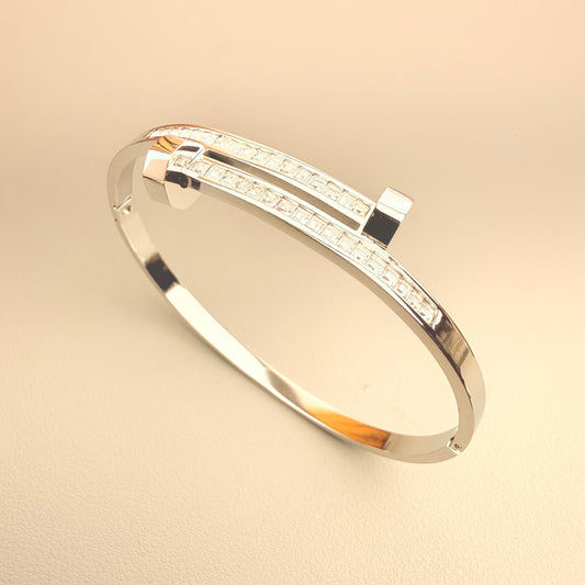 Sofia Bangle