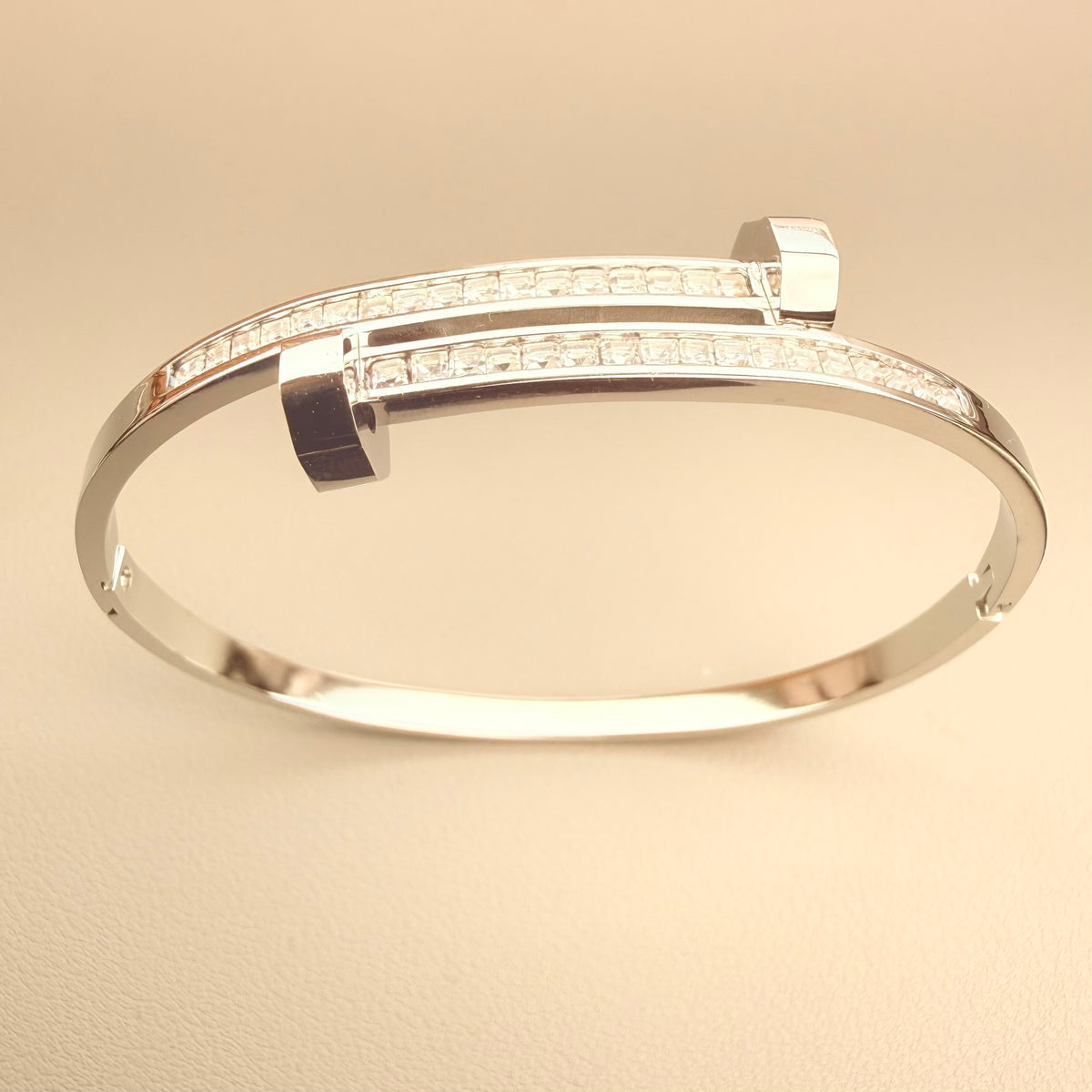 Sofia Bangle