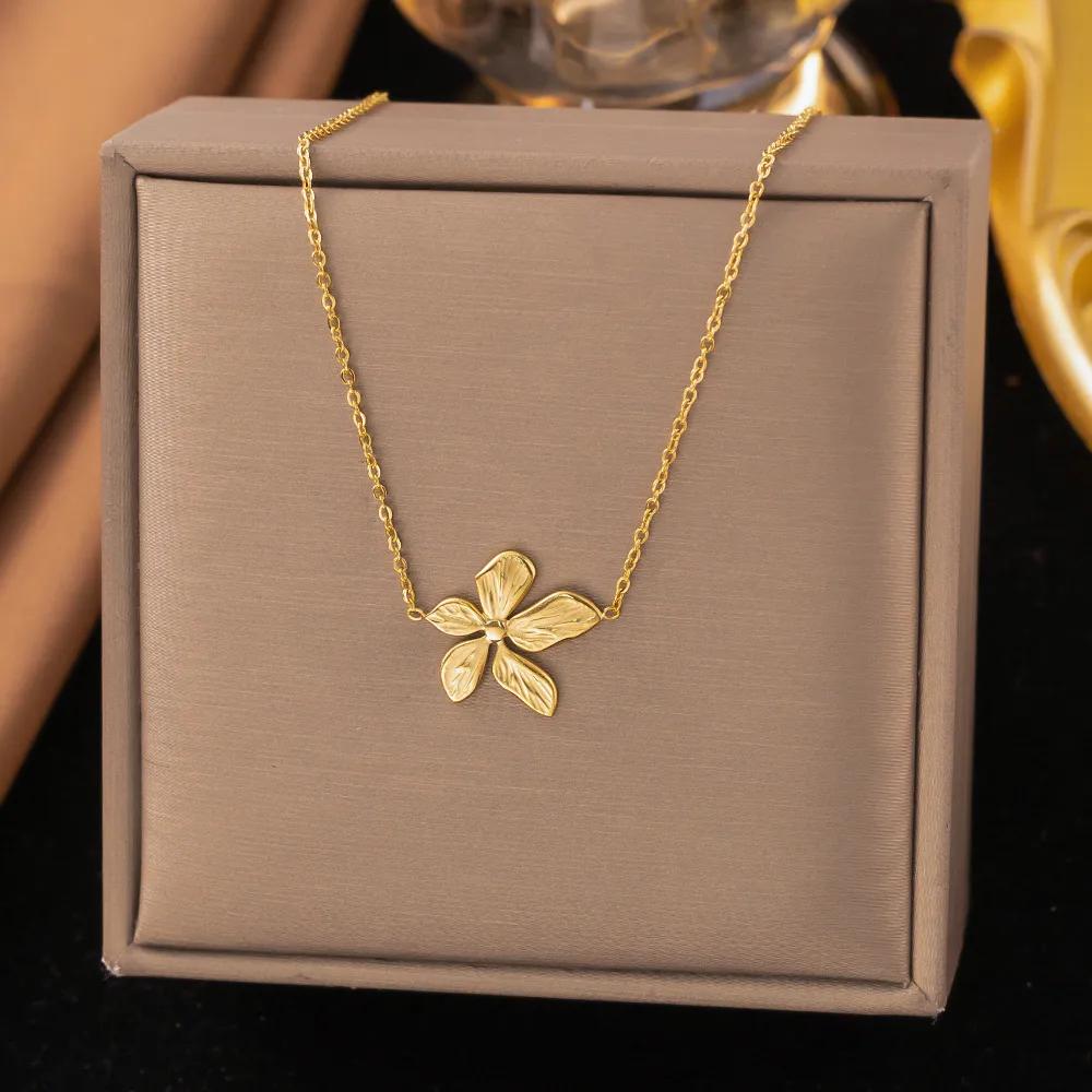 Flora Necklace